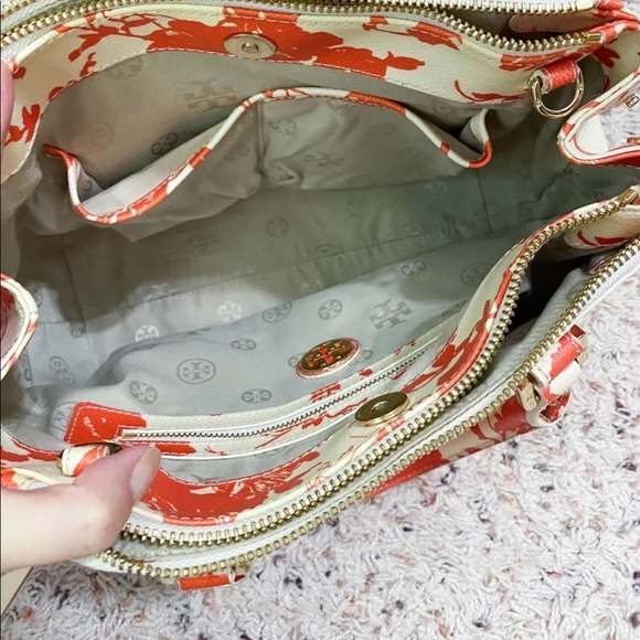 Tory Burch Handbag Robinson Collection18 Floral - Picture 8 of 12